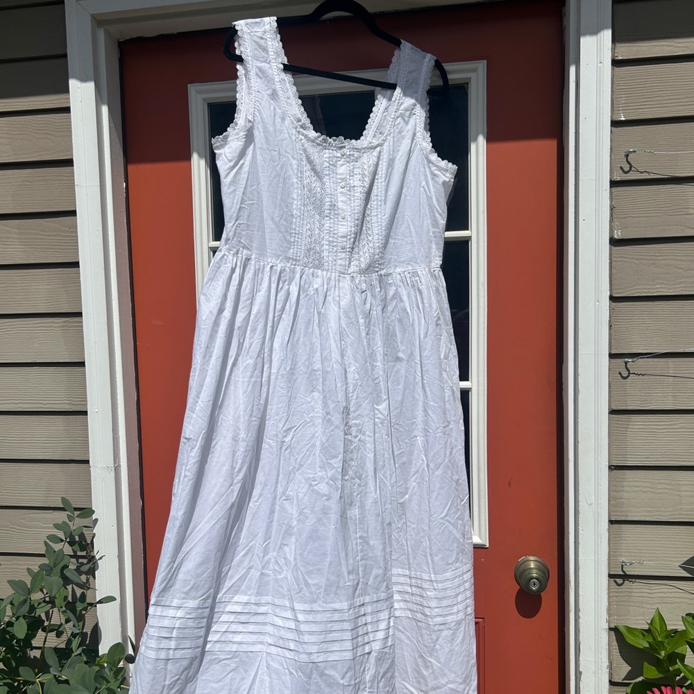 Eileen West Queen Anne’s Lace romantic sheer white nightgown dress, L